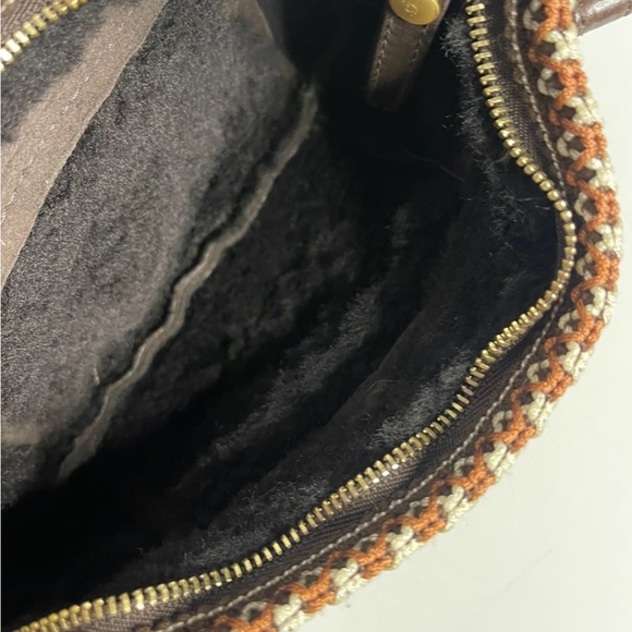 Ugg Australia Shoulder Mimi Purse with Strap Zipper closure Authentic - Picture 5 of 5